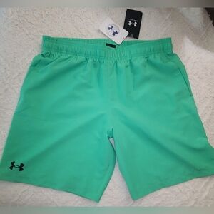 NWT Under Armour Youth XL green w/black UA two front pockets. Lightweight.